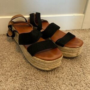 American Eagle sandals